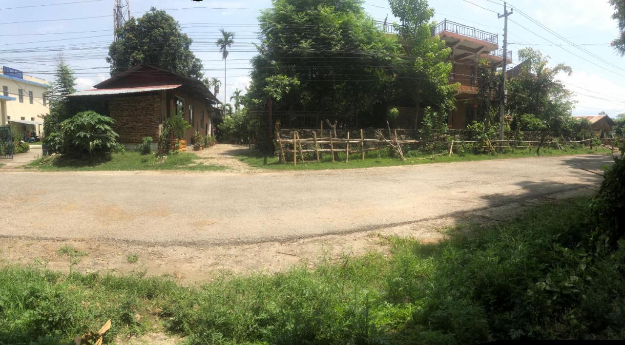 Tara Guesthouse - Sauraha,Chitwan Bagian luar foto
