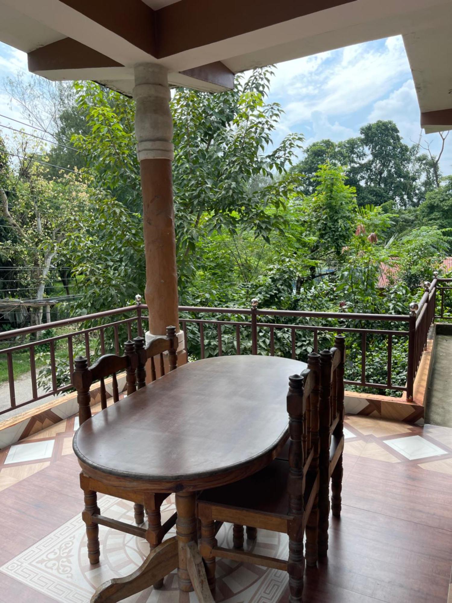 Tara Guesthouse - Sauraha,Chitwan Bagian luar foto