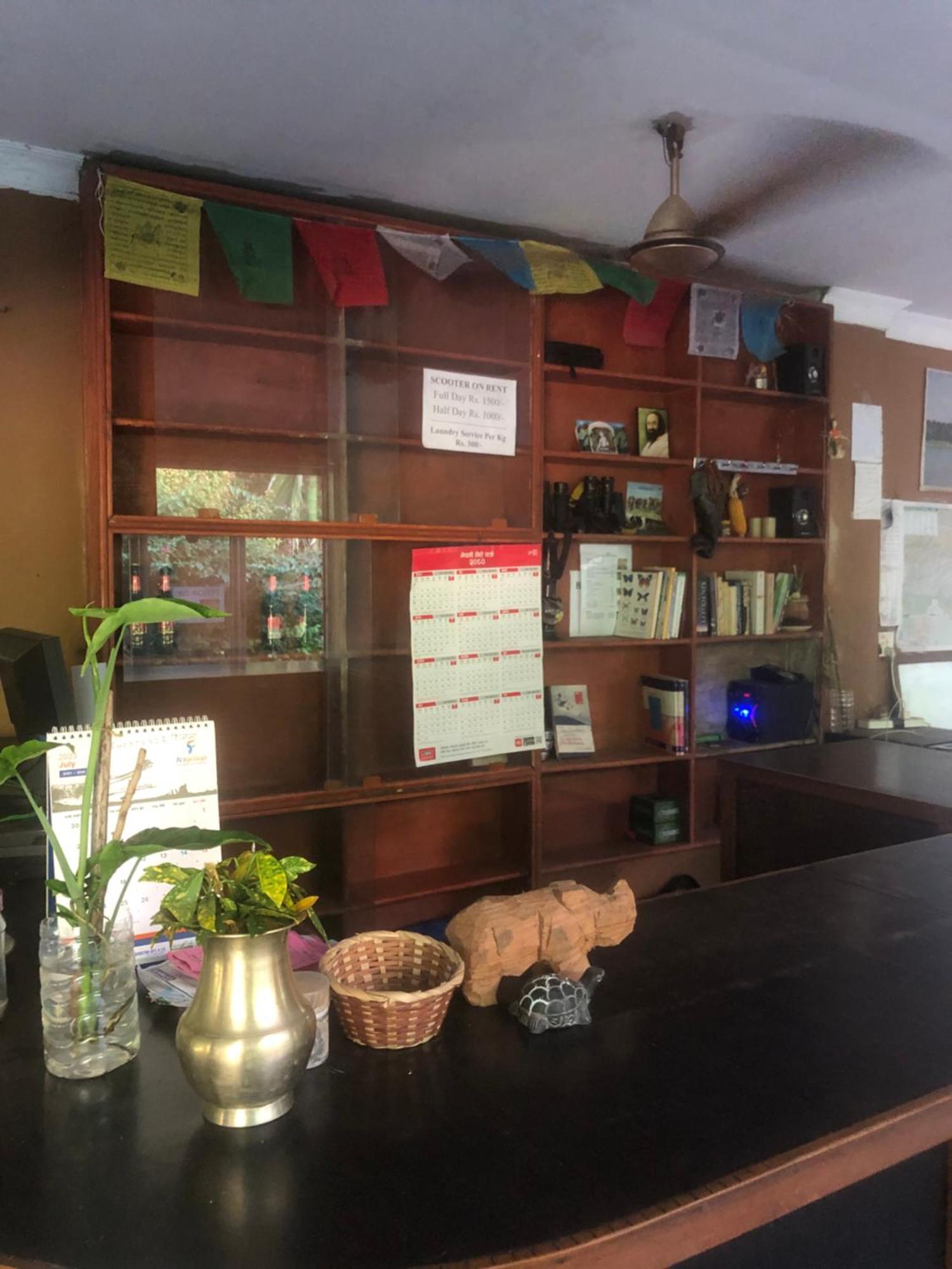Tara Guesthouse - Sauraha,Chitwan Bagian luar foto