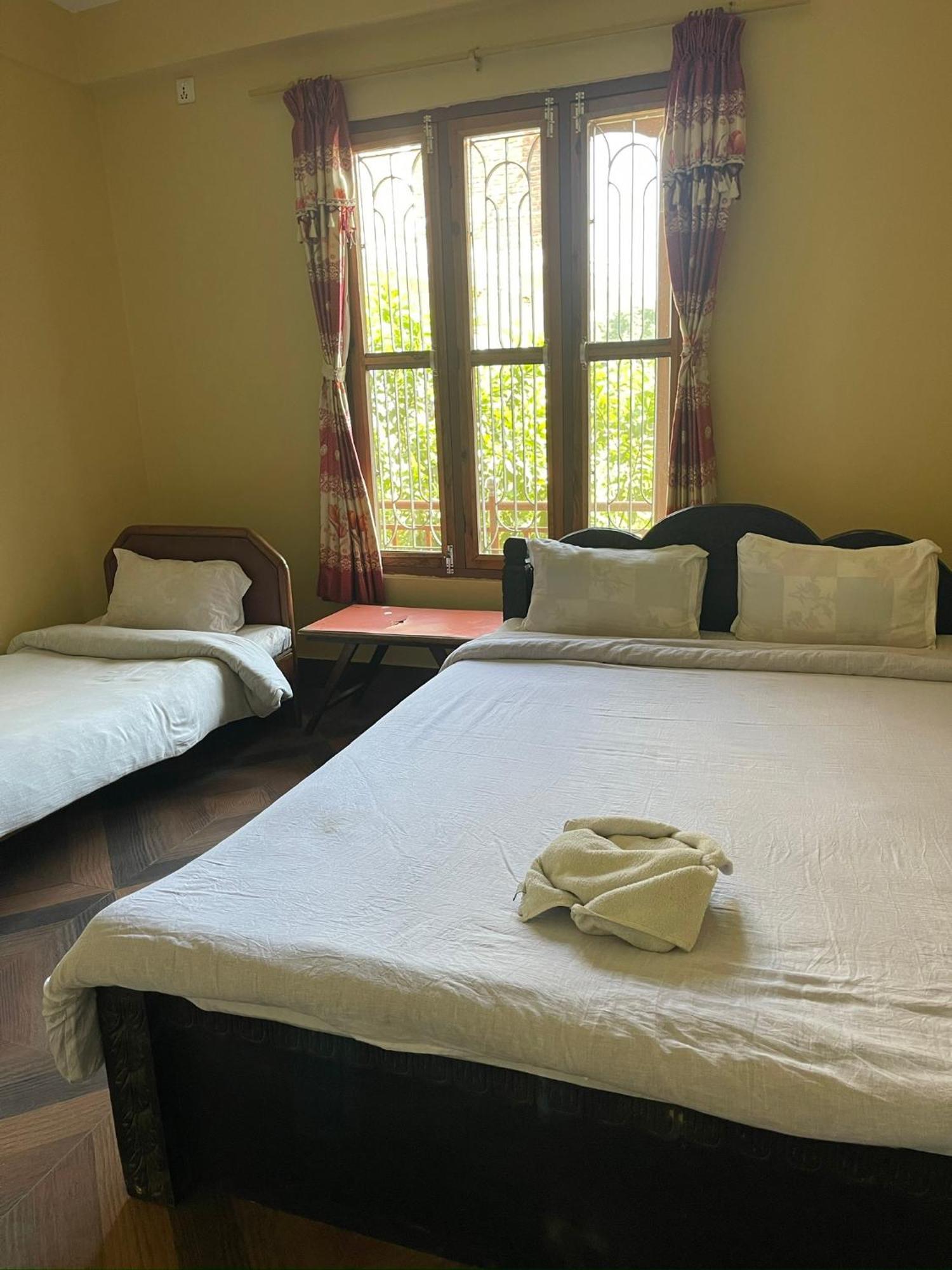 Tara Guesthouse - Sauraha,Chitwan Bagian luar foto