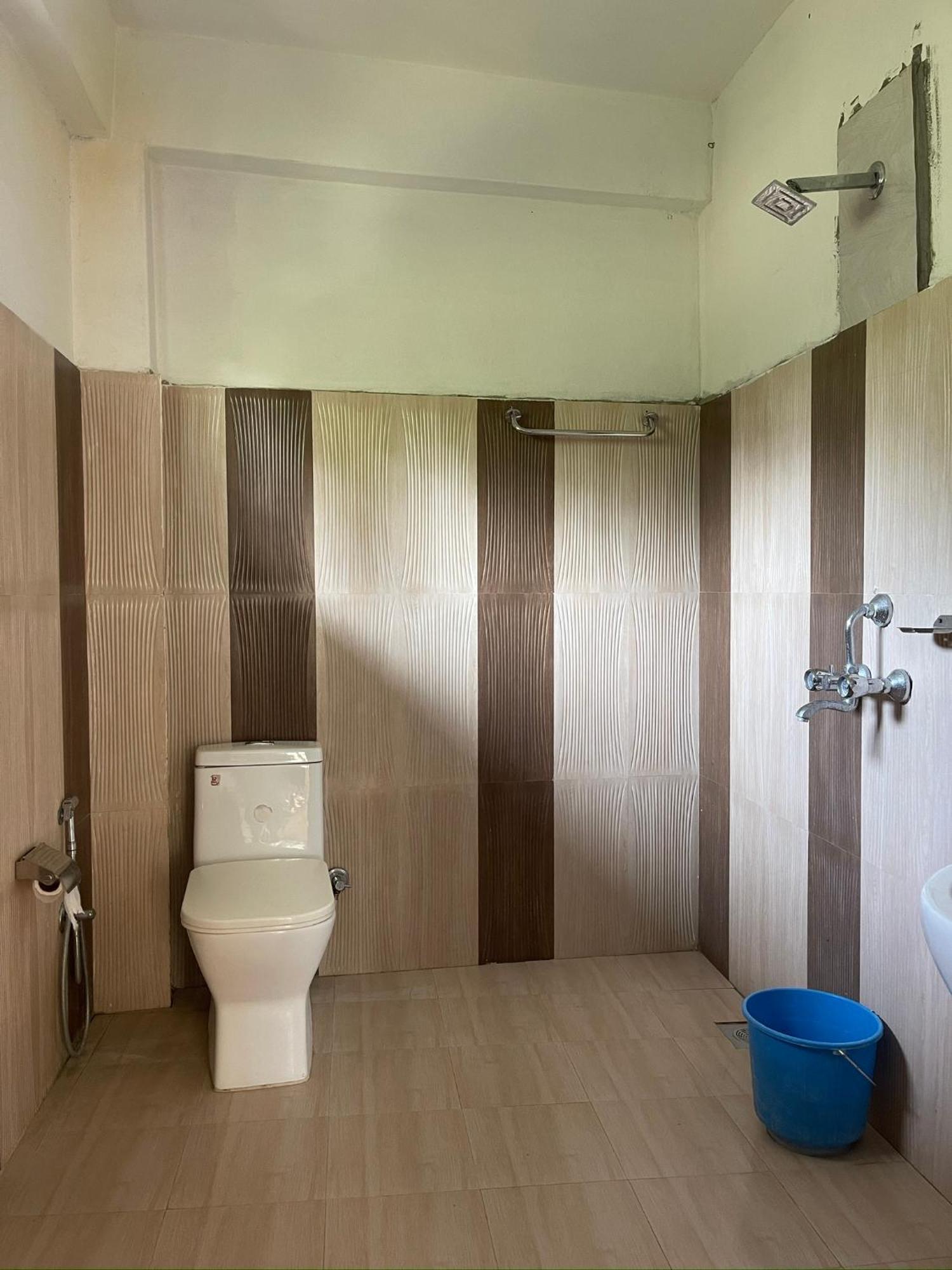 Tara Guesthouse - Sauraha,Chitwan Bagian luar foto