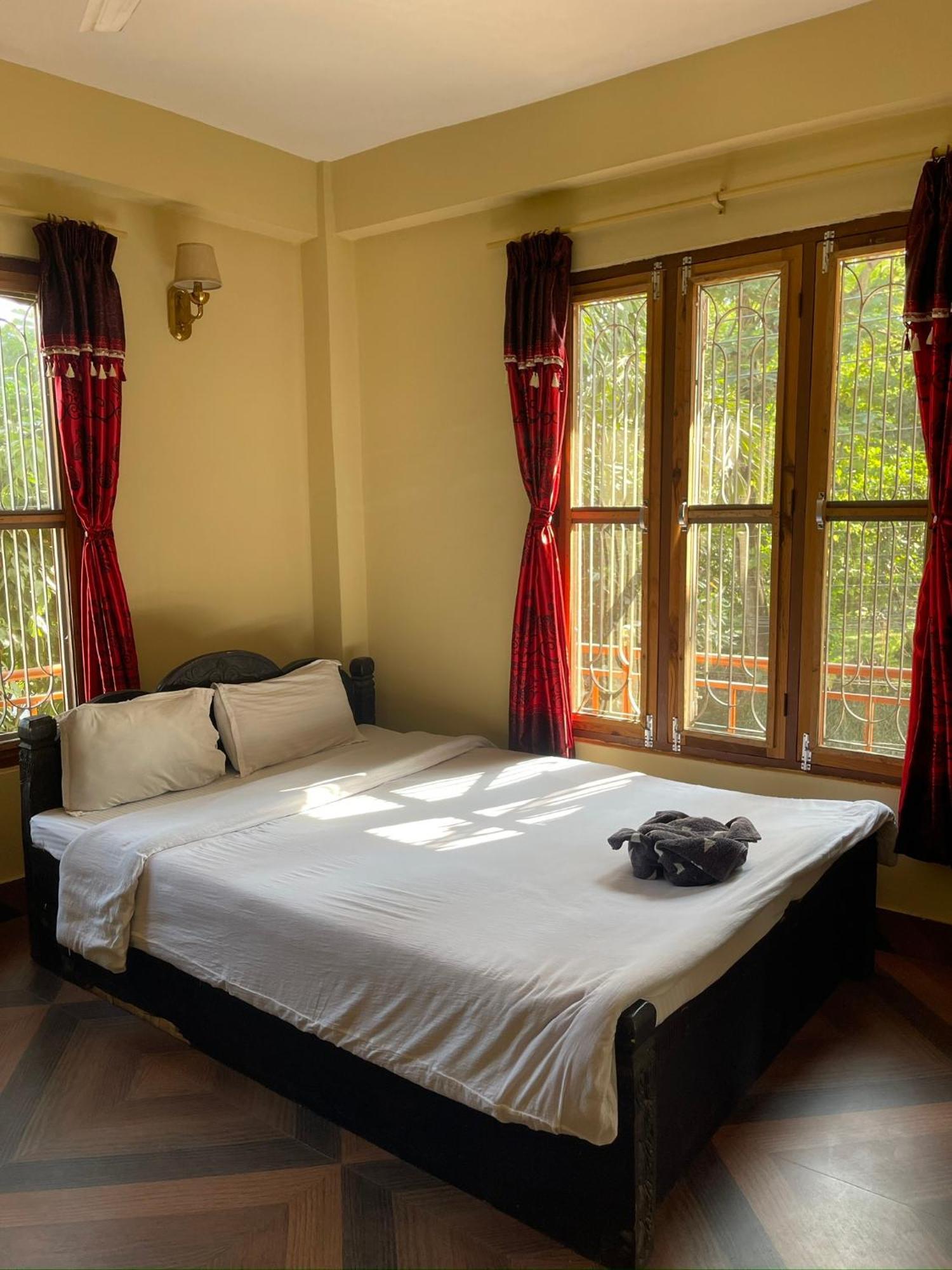 Tara Guesthouse - Sauraha,Chitwan Bagian luar foto